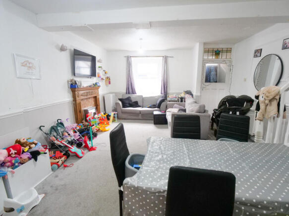 Living/Dining Area