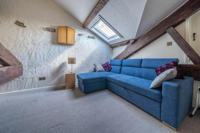 OCCASIONAL BEDROOM/SITTING ROOM