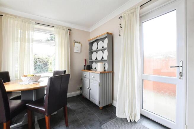 3 bed Semi-Detached for sale Image 8
