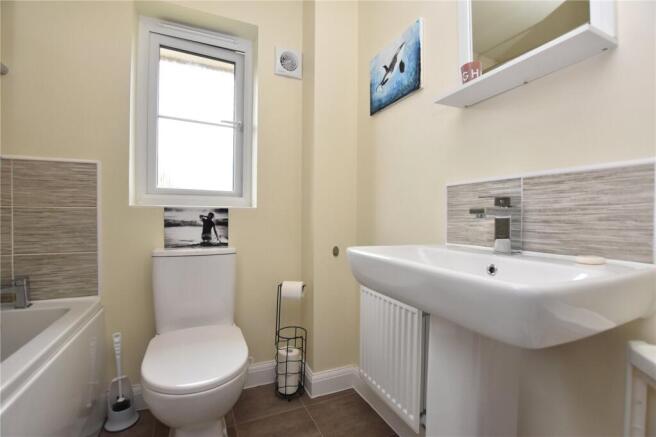 3 bed Semi-Detached for sale Image 8