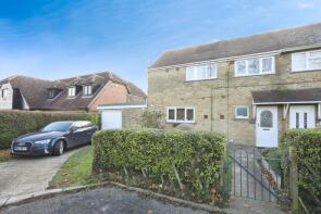 2, Crown Place, The Green, Sittingbourne ME9 7DS
