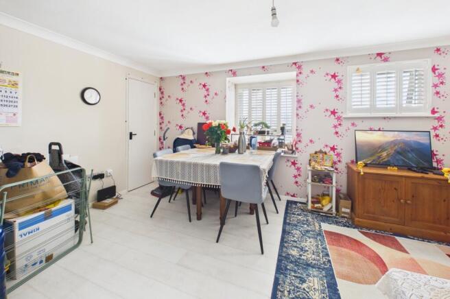 CAM02545G0-PR0565-STILL011