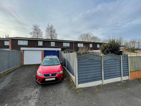 30 Dunoon Mead - Parking