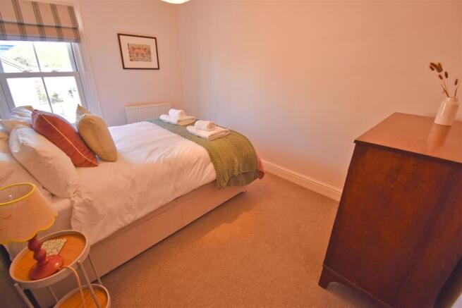 Bedroom 1.jpg