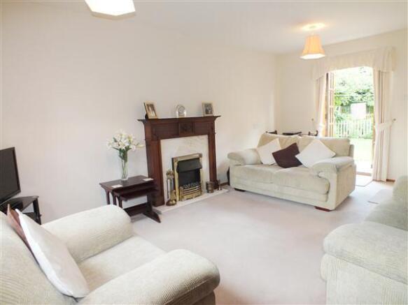 Sitting/Dining Room