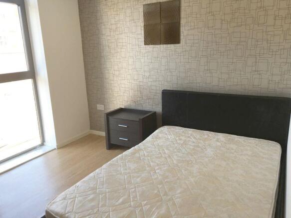 2 bed Apartment to rent Image 5