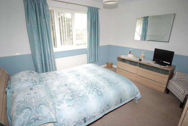 BEDROOM 2