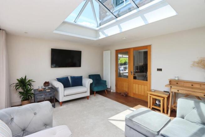 2 bed Semi-Detached for sale Image 12