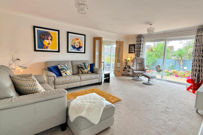 Acacia Avenue photos (1)