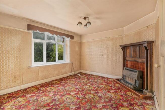 6 Belgrave Crescent, Banbury-3.jpg