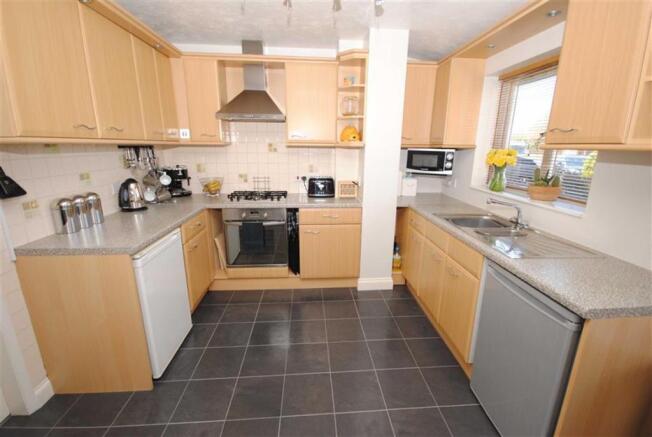 FITTED KITCHEN/DINER