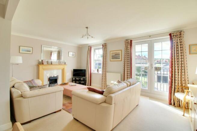 Living Room (1).jpg