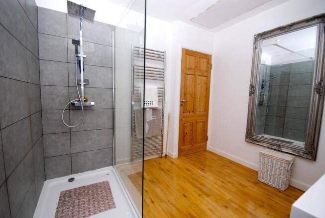Family Shower Room