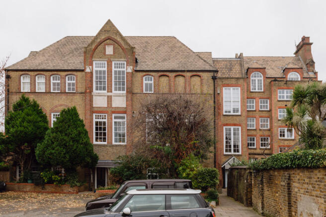 55583 - Schoolbell Mews_The Modern House (2).jpg