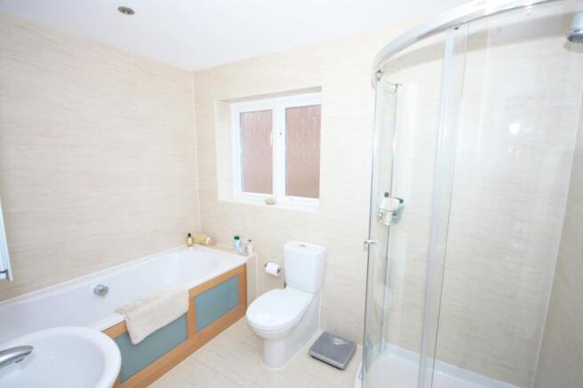 Master En-Suite