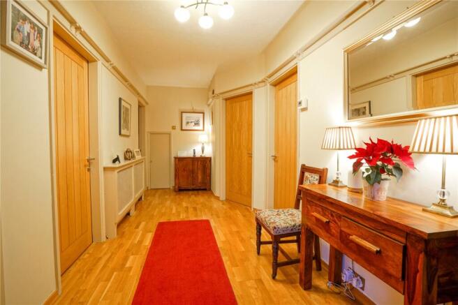 4 bed Bungalow for sale Image 9