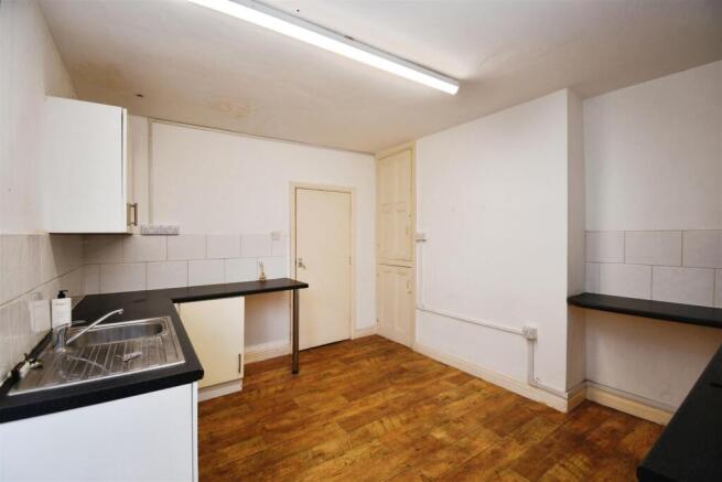 4 bed Terraced for sale Image 5