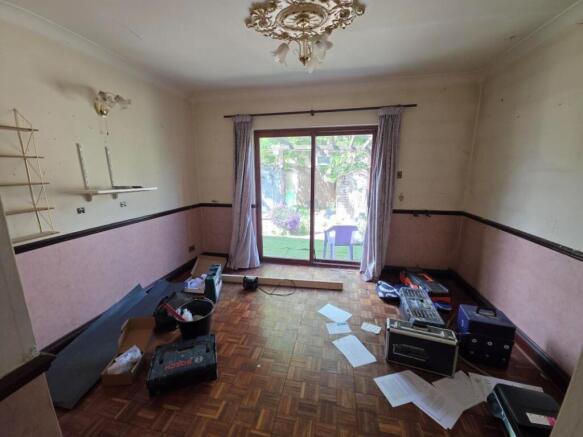 115 Campden Crescent, Dagenham, Essex, RM8 2SB photo 5