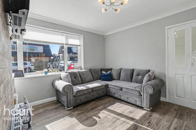 3 bed Semi-Detached for sale Image 6