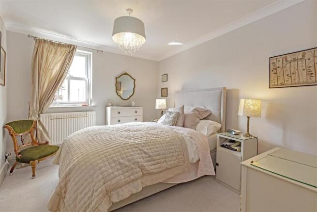 Bedroom 1-2.jpg