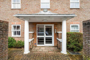 Flat 2, Ashley Court, York Mews, Alton GU34 1JU