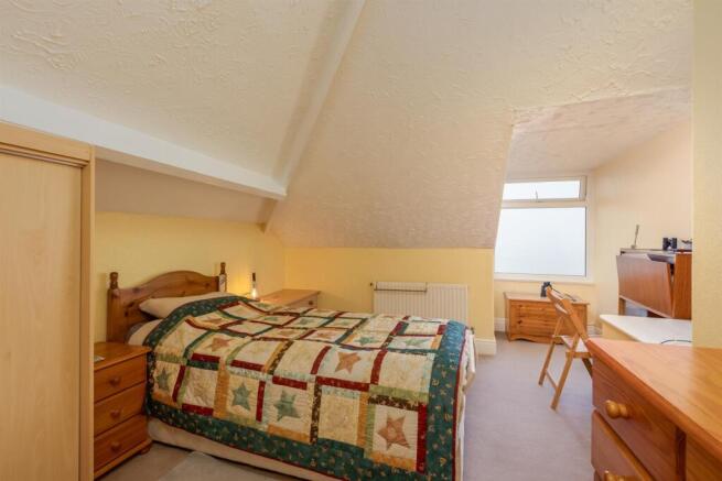 3 bed House for sale Image 11