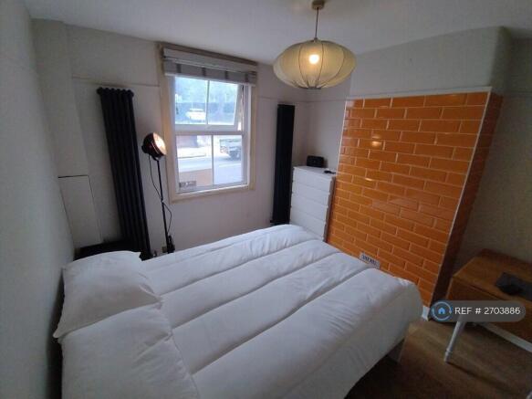 Ground Front Double Room £625 Pcm
