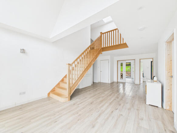 CAM01984G0-PR0530-STILL012