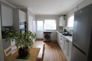 2, Orchard Drive, Newton, Porthcawl CF36 5RA