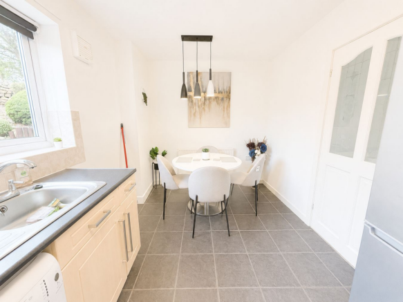 3 bed Town House for sale Image 11
