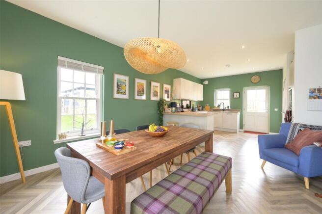 Kitchen/Dining