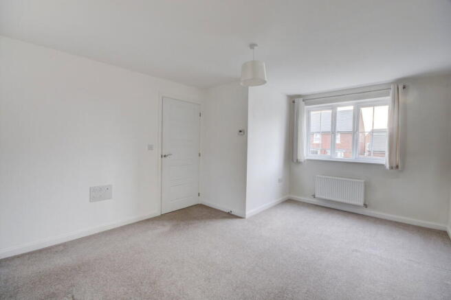 3 bed Semi-Detached for sale Image 4