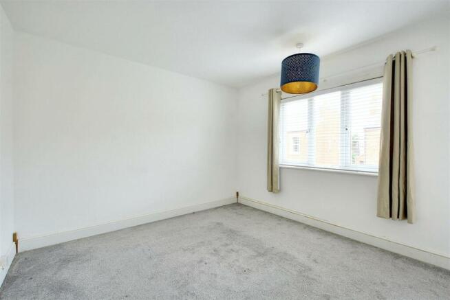 Bedroom 1_1.jpeg