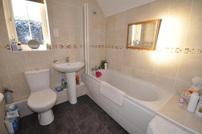 FAMILY BATHROOM