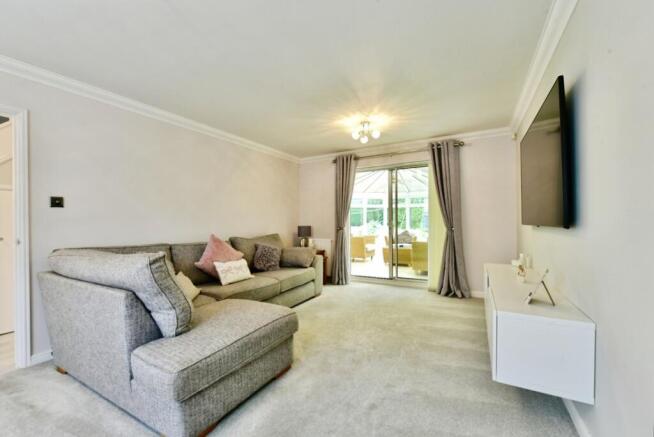 4 bed Detached for sale Image 11