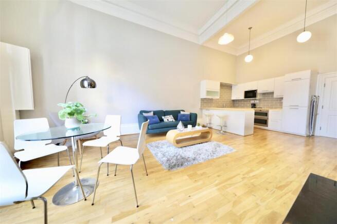 2 bed Apartment for sale Image 6