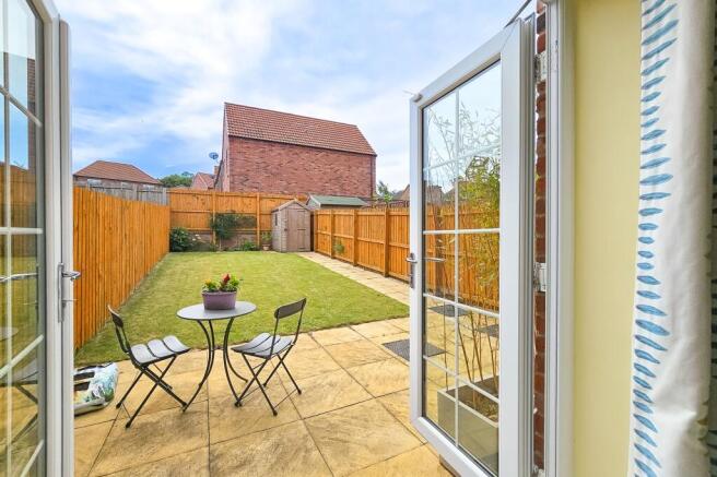 4 bed Semi-Detached for sale Image 4