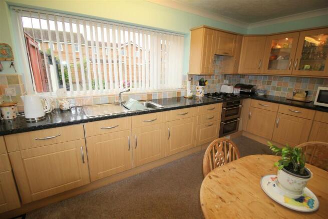 Grasmere Road, 37, kitchen 3.JPG