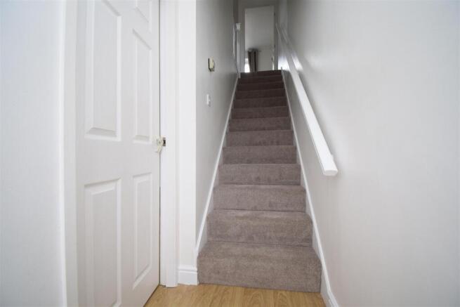 3 bed Semi-Detached to rent Image 6