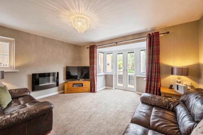 4 bed Semi-Detached for sale Image 7