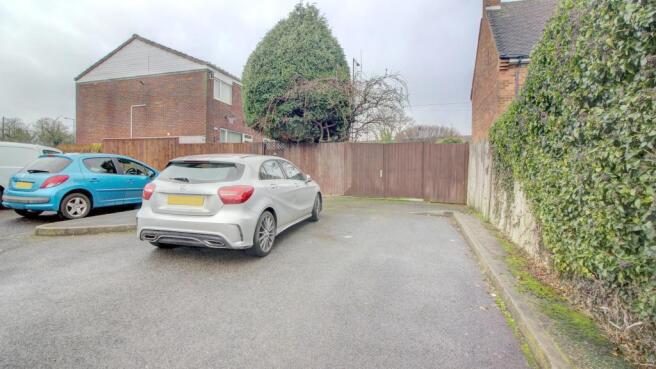 Double Garden Gates & Commual Parking