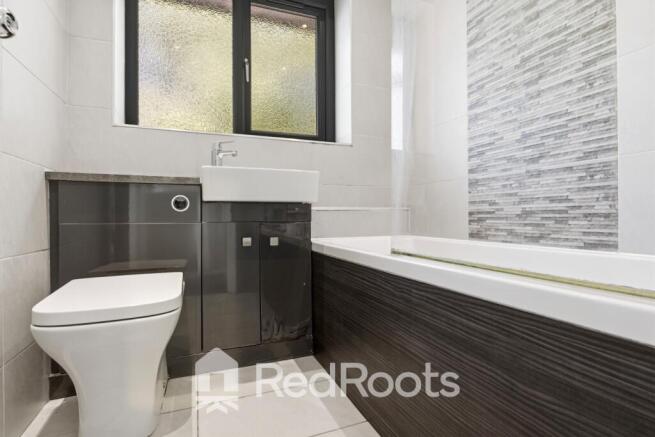 3 bed Semi-Detached for sale Image 11