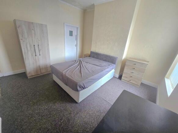 1 bed Flat to rent Image 5