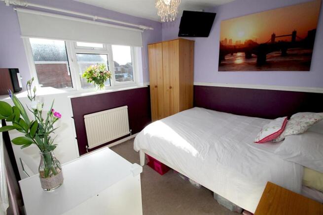 bed2.jpg