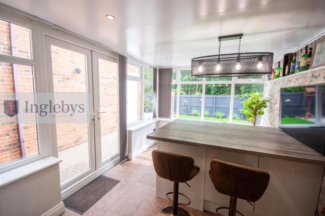 4 bed House for sale Image 10
