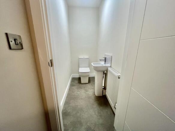 4 bed Semi-Detached to rent Image 4