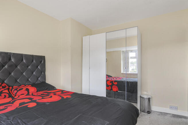 4 bed Semi-Detached for sale Image 11