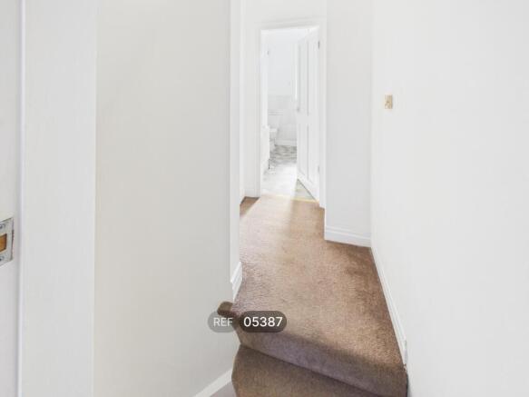 2 bed Terraced to rent Image 10
