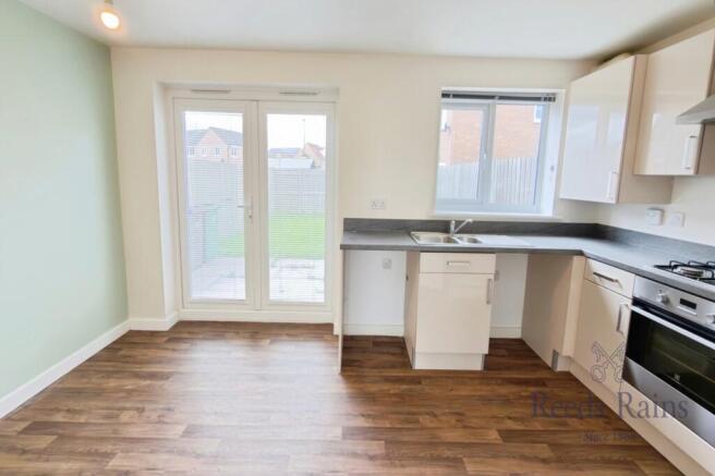 3 bed Semi-Detached to rent Image 4