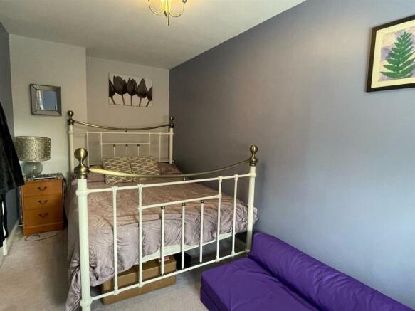 Bedroom,,.jpg